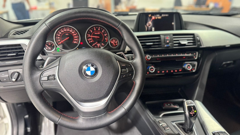 bmw 320i 2016 active flex - oportunidade vox barigui4