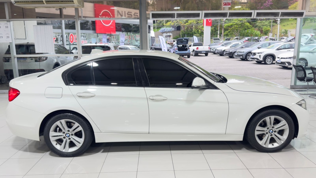 bmw 320i 2016 active flex - oportunidade vox barigui3