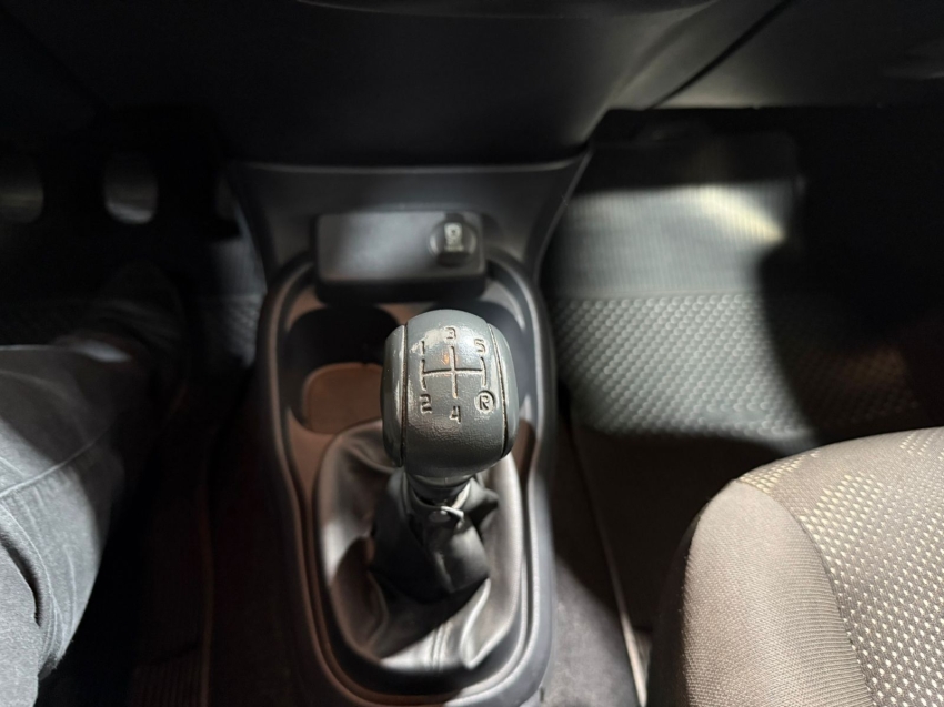 fiat mobi 1.0 evo flex like. manual 4p 20204