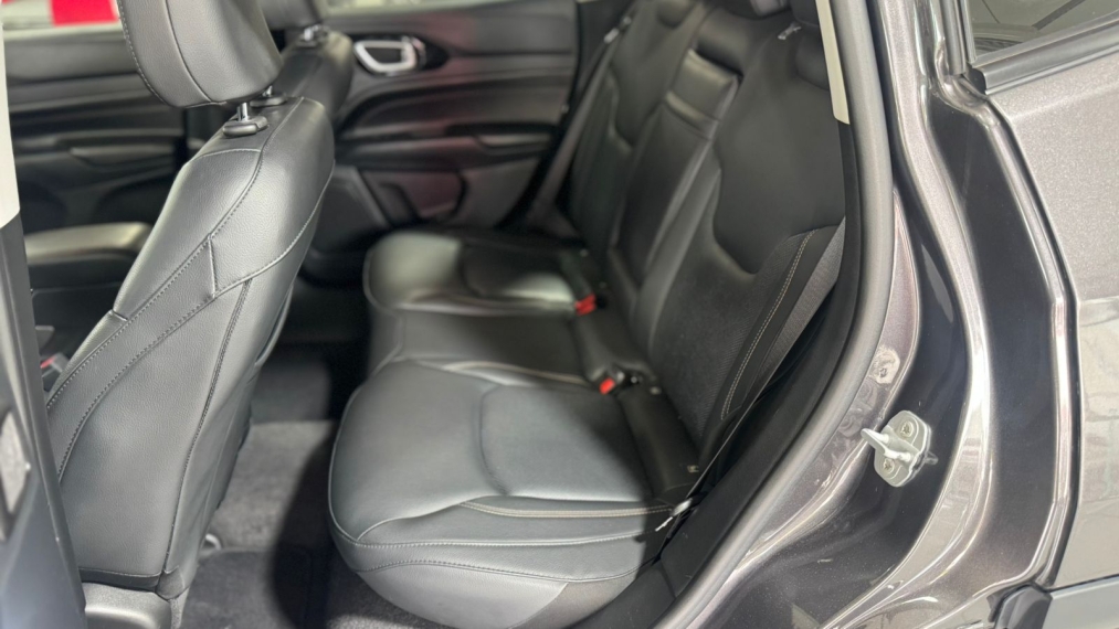 compass limited 4x2 t270 1.3 at6 2023- 15 mil abaixo da fipe3