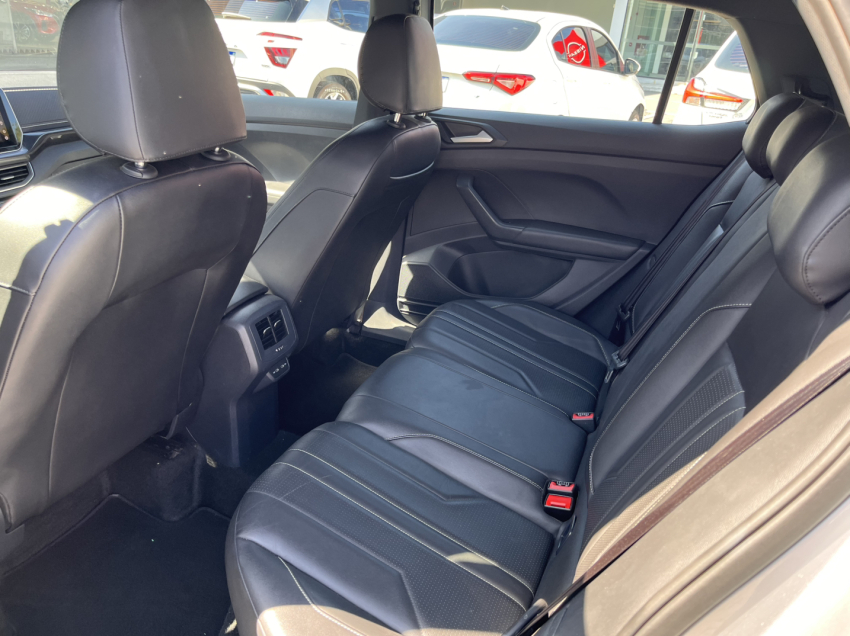 volkswagen t-cross 1.4 250 tsi total flex highline automatico 4p 20257