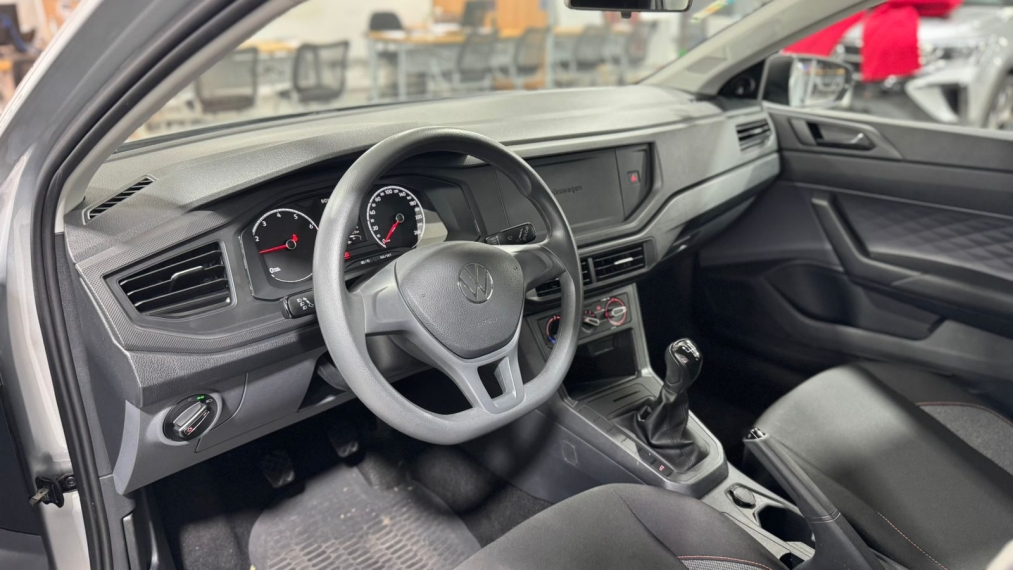 polo track 1.0 12v - test drive 2.000km3