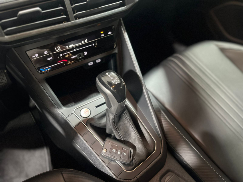 volkswagen nivus 1.0 200 tsi total flex highline automatico 4p 202512