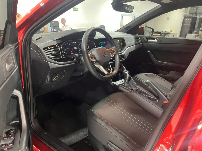 volkswagen nivus 1.0 200 tsi total flex highline automatico 4p 202511