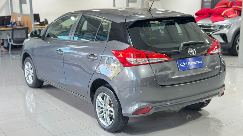 toyota yaris 1.5 16v flex sedan xl live multidrive 4p automatico 202310