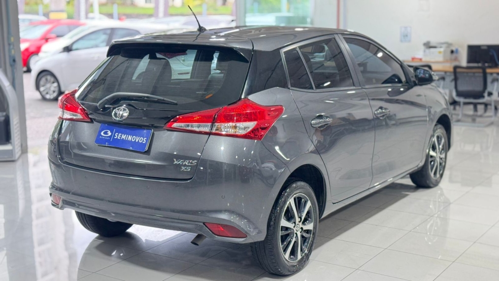 toyota yaris 1.5 16v flex xs connect multidrive 4p automatico 202212