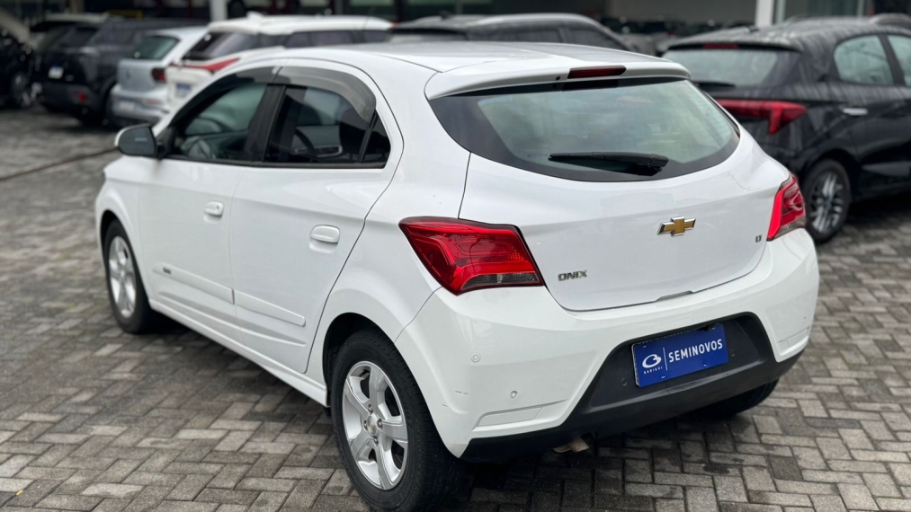 chevrolet onix 1.4 mpfi lt 8v flex 4p automatico 20197