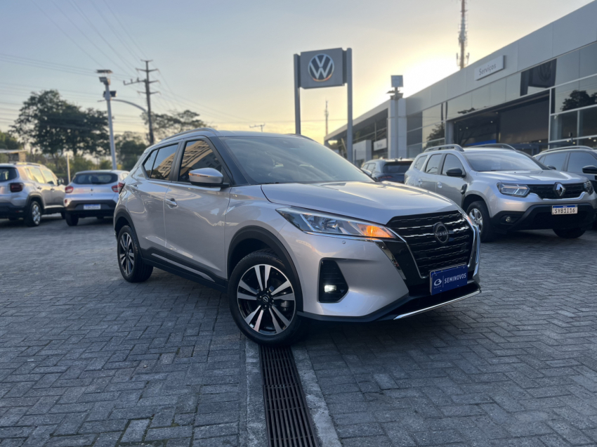 nissan kicks play 1.6 16v flexstart advance plus xtronic flex 4p automatico 2025