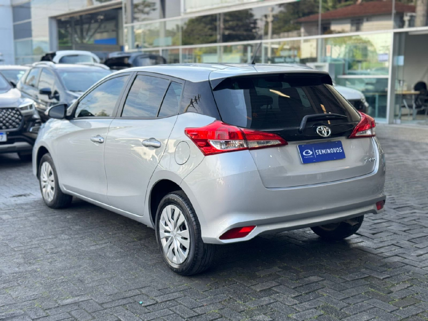 toyota yaris 1.5 16v flex xl multidrive 4p automatico 202514