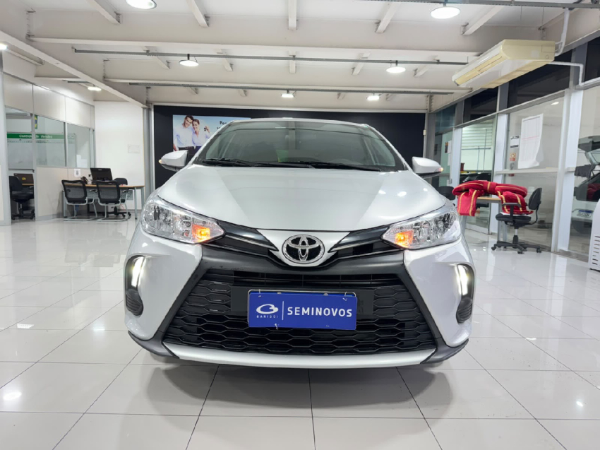 toyota yaris 1.5 16v flex sedan xl multidrive 4p automatico 20251