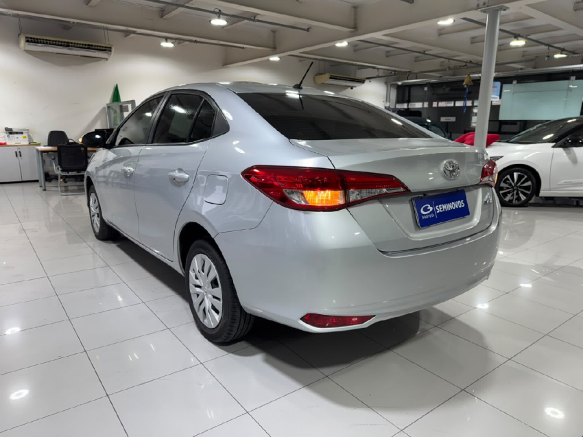 toyota yaris 1.5 16v flex sedan xl multidrive 4p automatico 20253