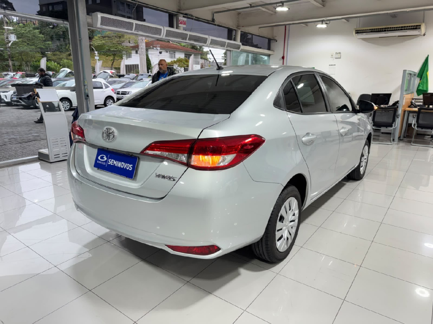 toyota yaris 1.5 16v flex sedan xl multidrive 4p automatico 202513