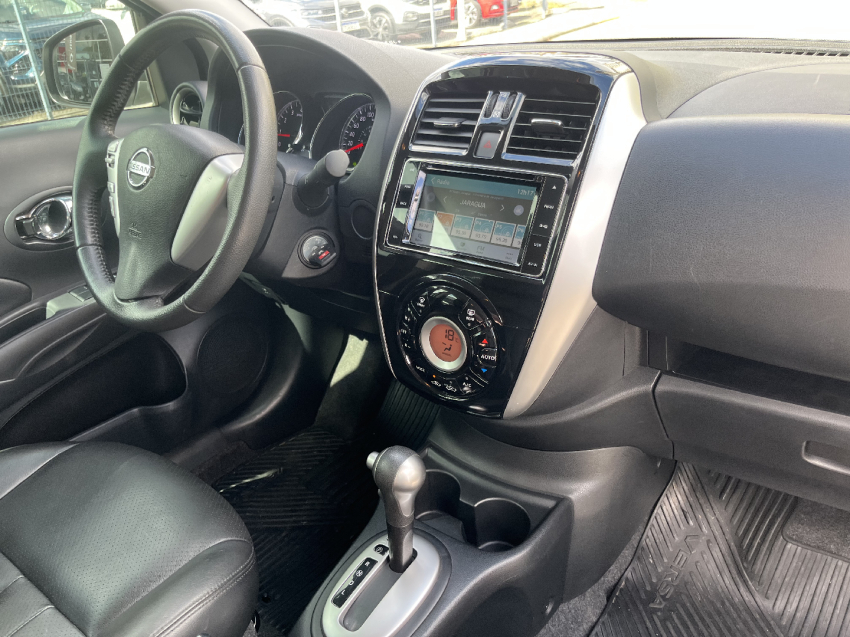 nissan versa 1.6 16v flexstart sl 4p xtronic flex automatico 201817