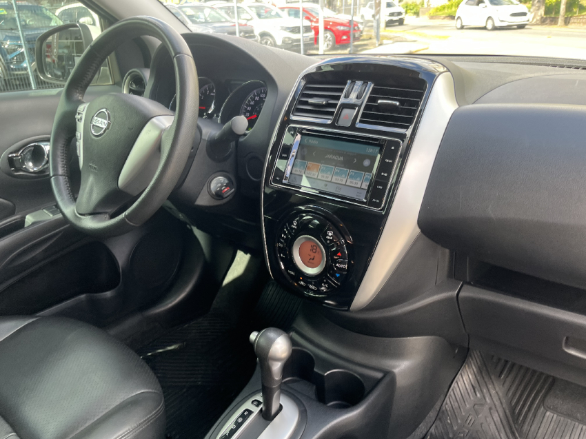 nissan versa 1.6 16v flexstart sl 4p xtronic flex automatico 201816