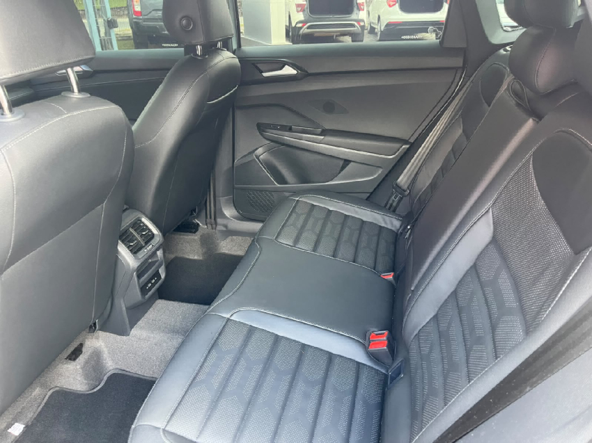 taos highline 1.4 tsi flex - 2024 apenas 4.000km gar fabrica ativa unico dono vox joinville7