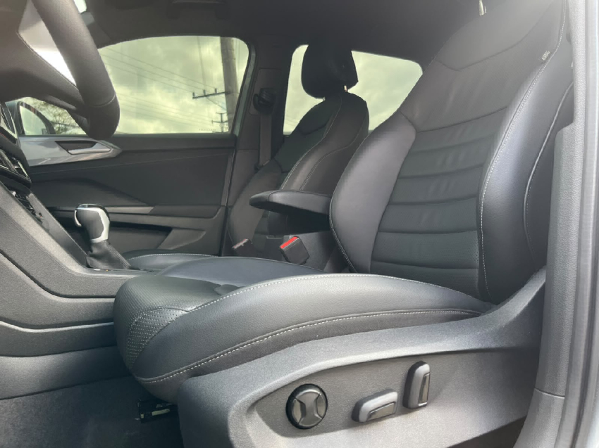 taos highline 1.4 tsi flex - 2024 apenas 4.000km gar fabrica ativa unico dono vox joinville19