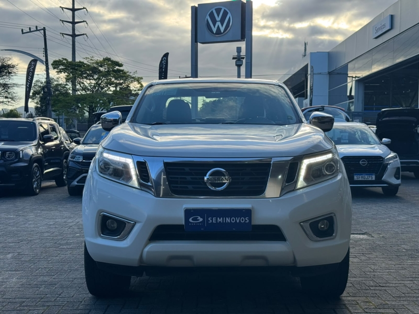 nissan frontier 2.3 16v turbo diesel xe cd 4x4 automatico 4p 20223