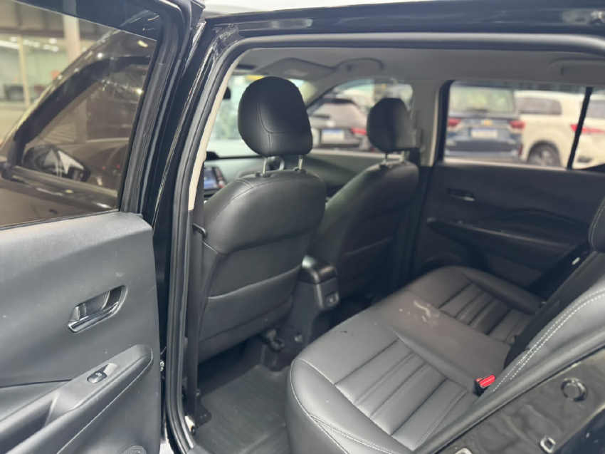 nissan kicks 1.6 16v flexstart exclusive xtronic flex 4p automatico 202313
