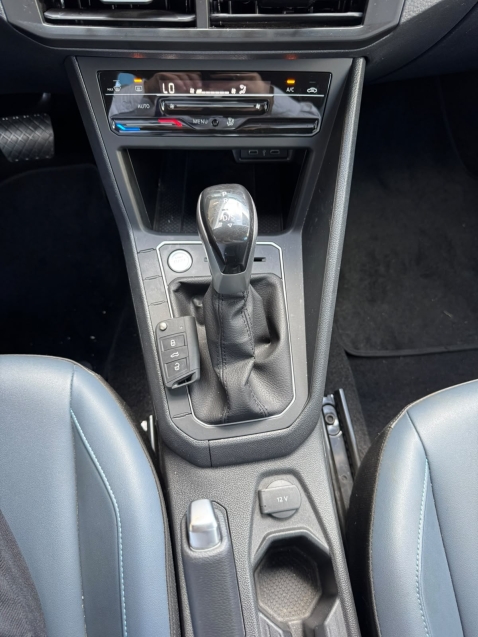 volkswagen nivus 1.0 200 tsi total flex highline automatico 4p 202512