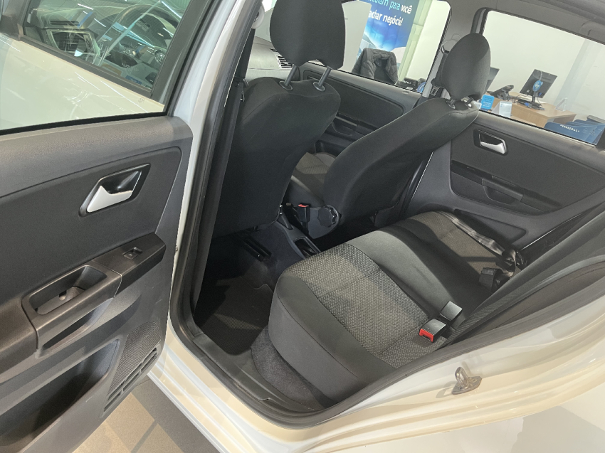 volkswagen fox 1.6 msi total flex connect 4p manual 2018