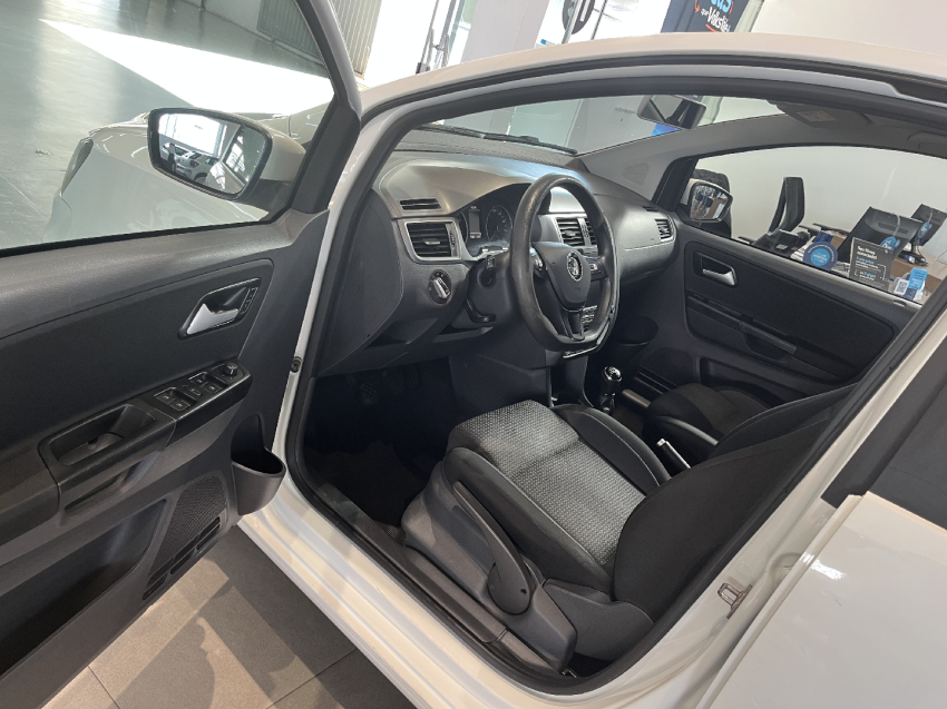 volkswagen fox 1.6 msi total flex connect 4p manual 2018