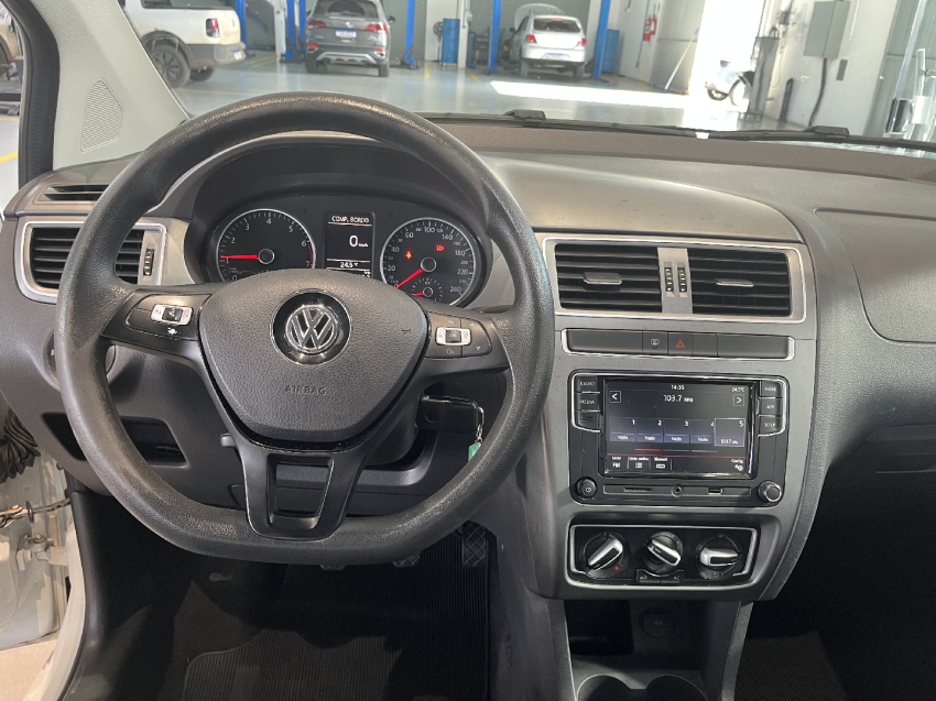 volkswagen fox 1.6 msi total flex connect 4p manual 2018