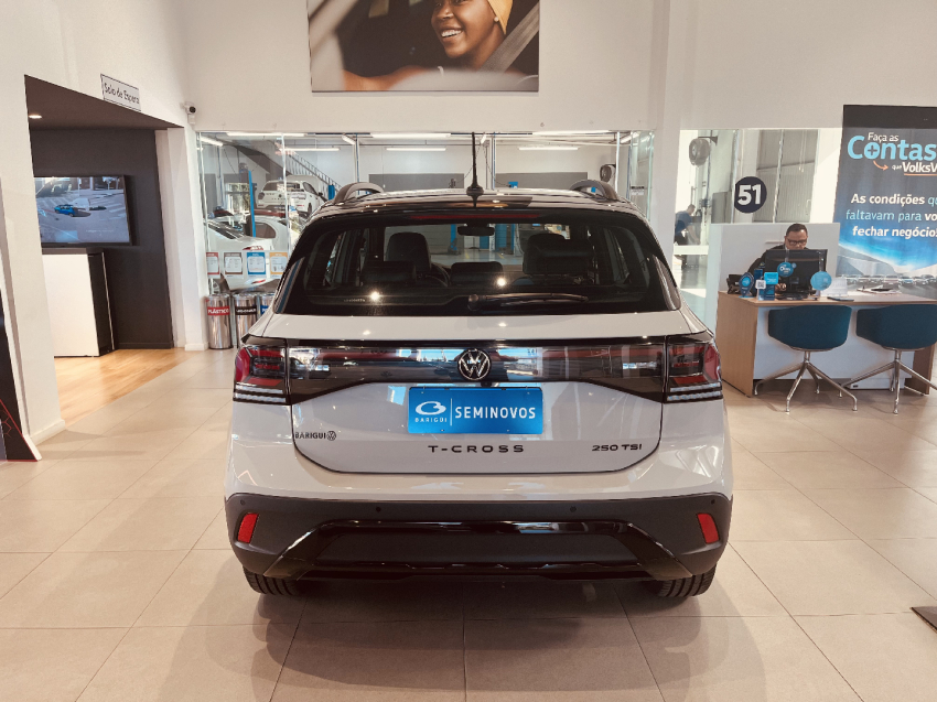 volkswagen t-cross 1.4 250 tsi total flex highline automatico 4p 2025