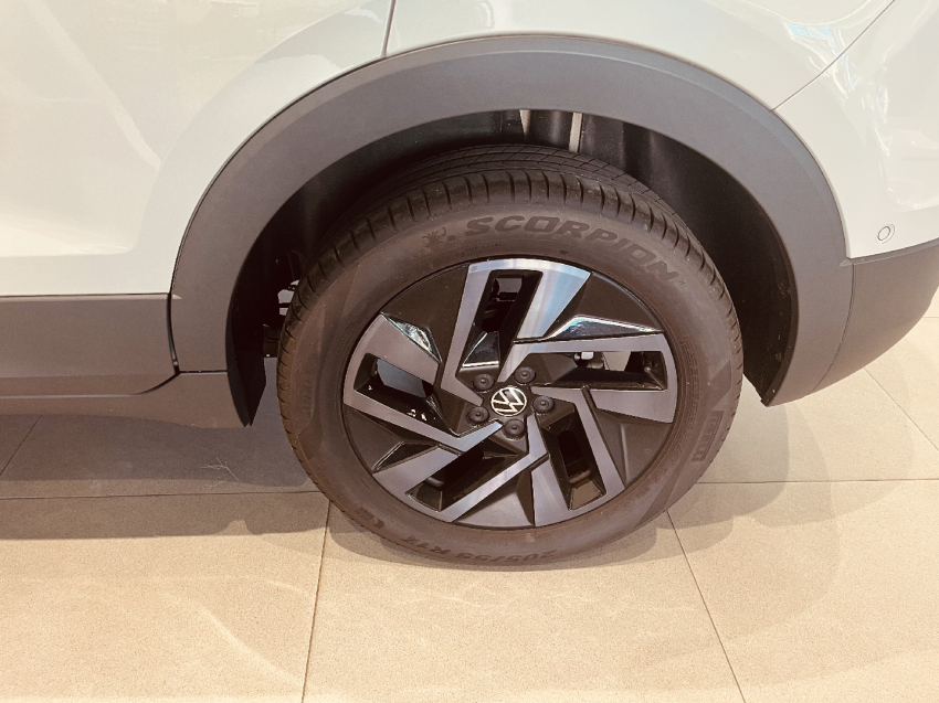 volkswagen t-cross 1.4 250 tsi total flex highline automatico 4p 2025