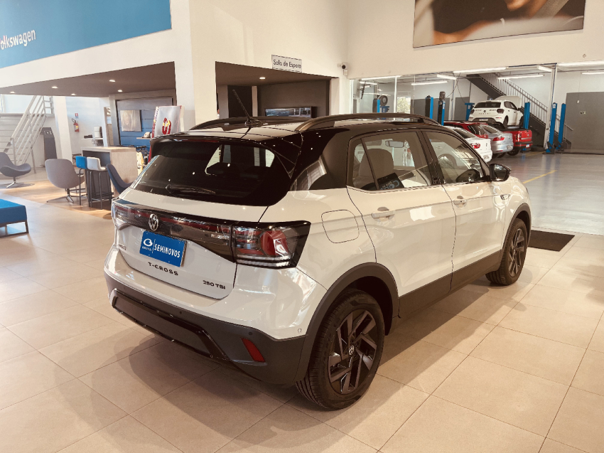 volkswagen t-cross 1.4 250 tsi total flex highline automatico 4p 2025
