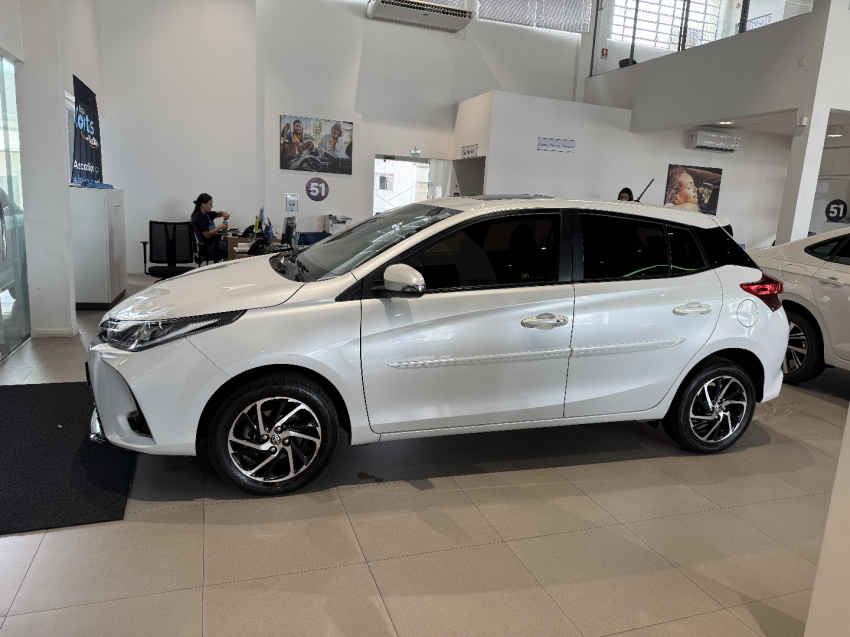 toyota yaris 1.5 16v flex xls connect multidrive 4p automatico 20233