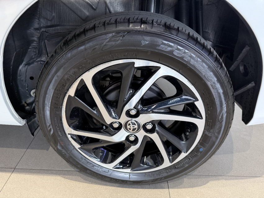 toyota yaris 1.5 16v flex xls connect multidrive 4p automatico 202315