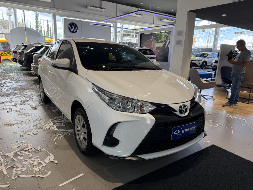 toyota yaris 1.5 16v flex sedan xl multidrive 4p automatico 2024