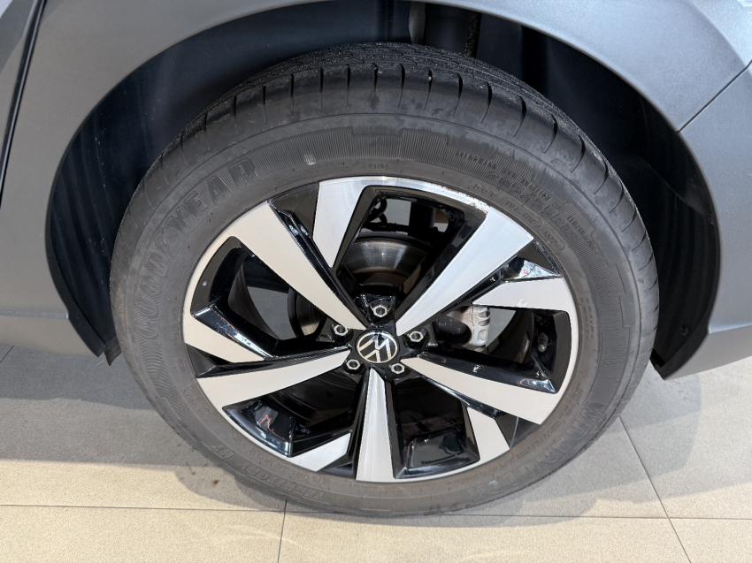 volkswagen nivus 1.0 200 tsi total flex highline automatico 4p 202215