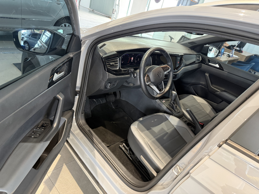 volkswagen nivus 1.0 200 tsi total flex highline automatico 4p 202210