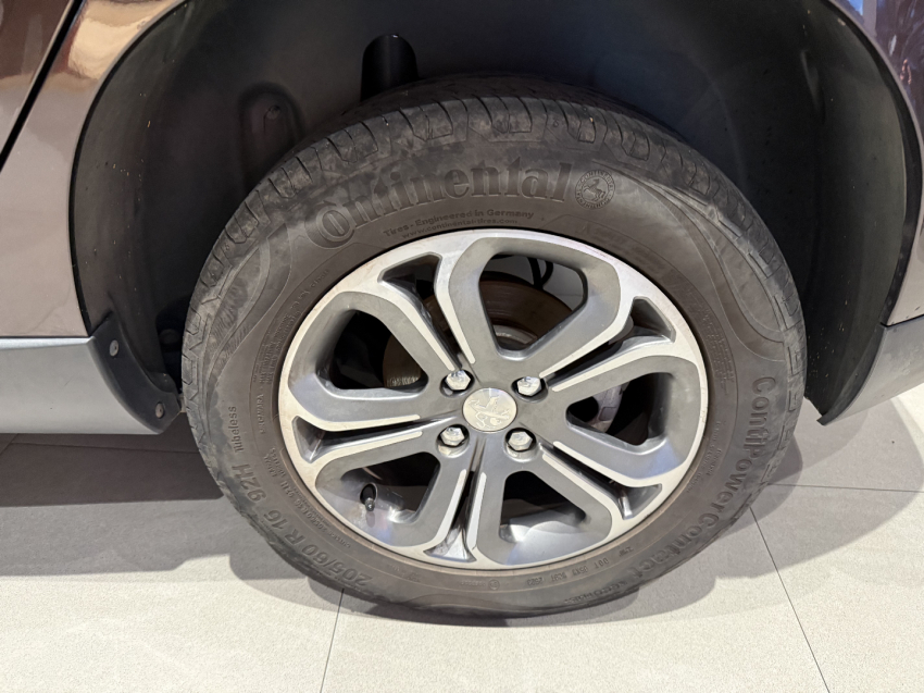 peugeot 2008 1.6 16v flex griffe 4p automatico 201716