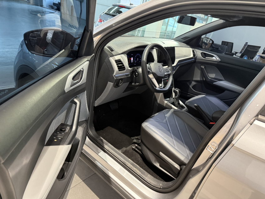 volkswagen t-cross 1.0 200 tsi total flex comfortline automatico 4p 202510