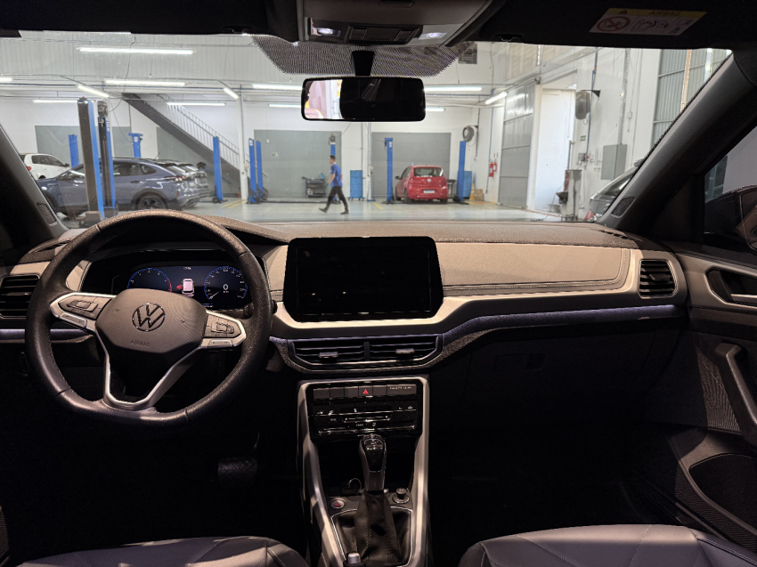 volkswagen t-cross 1.0 200 tsi total flex comfortline automatico 4p 202512