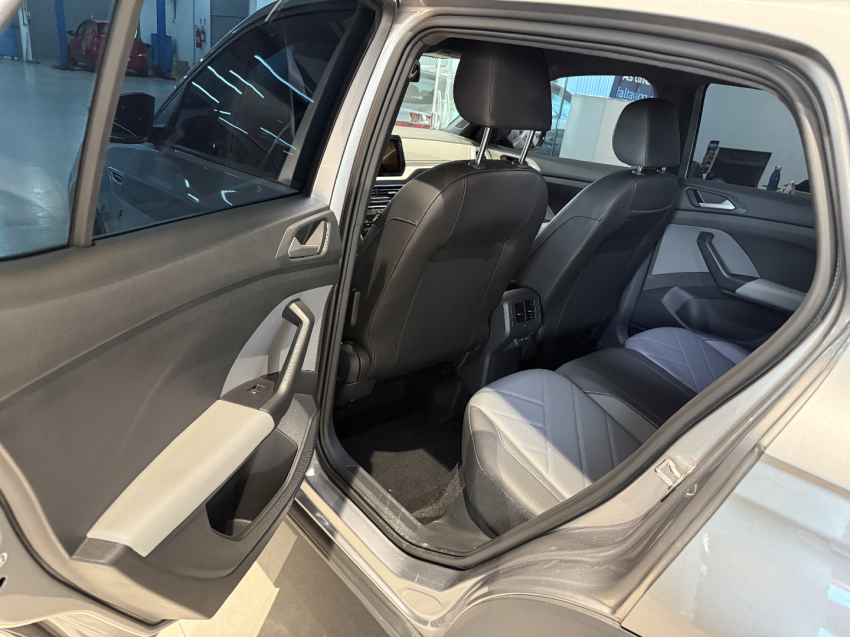 volkswagen t-cross 1.0 200 tsi total flex comfortline automatico 4p 202511