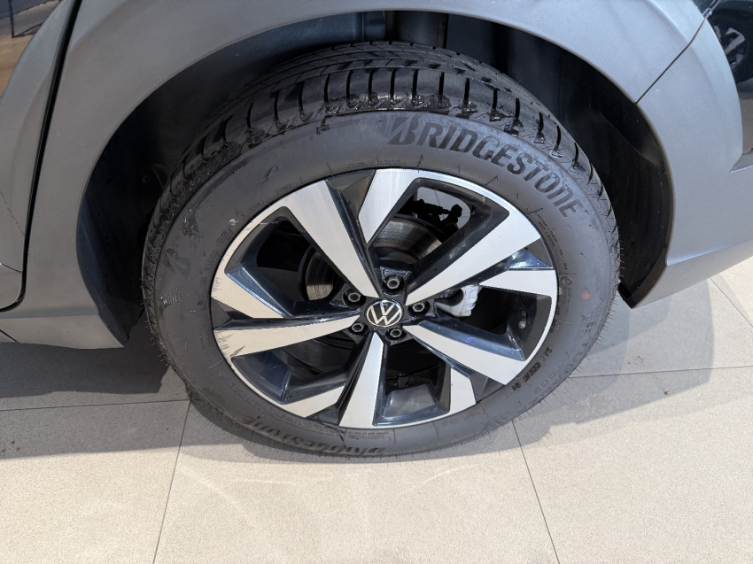 volkswagen nivus 1.0 200 tsi total flex highline automatico 4p 202215