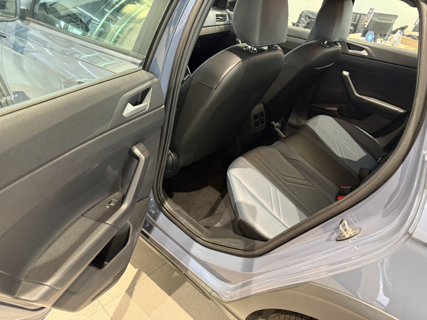 volkswagen nivus 1.0 200 tsi total flex highline automatico 4p 202511