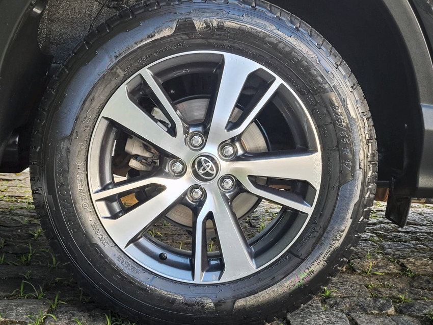 toyota rav4 2.0 high 4x2  automatico23