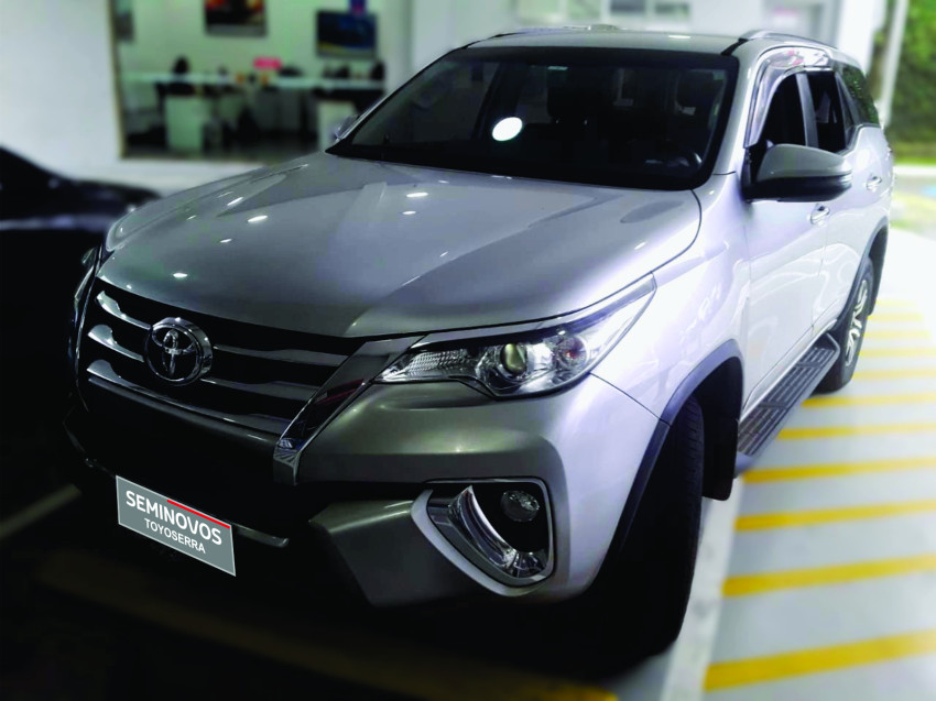 baixa km! - toyota hilux sw4 srv 4x2 2.7 flex  automatico1