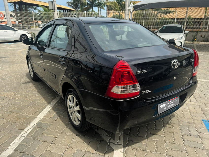 baixa km! - toyota etios x plus sedan 1.5 flex  manual
