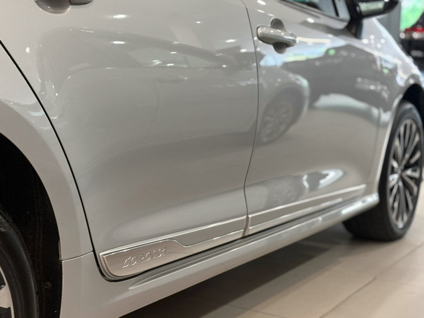 baixa km! - toyota corolla altis prem. 1.8 automatico (hibrido)19