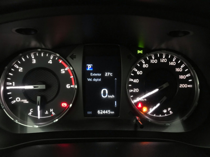 toyota hilux cd srx 4x4 2.8  diesel automatico.