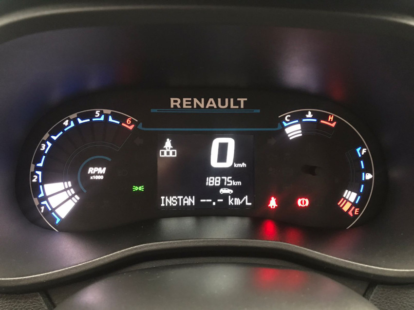 baixa km! - renault kwid zen 1.0 flex  manual9