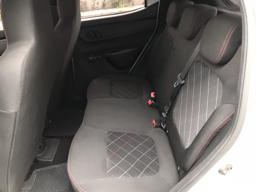 baixa km! - renault kwid zen 1.0 flex  manual8