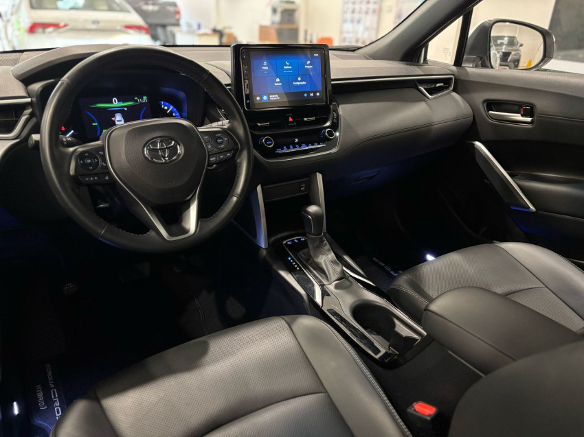 toyota corolla cross xrv 1.8  automatico (hibrido)