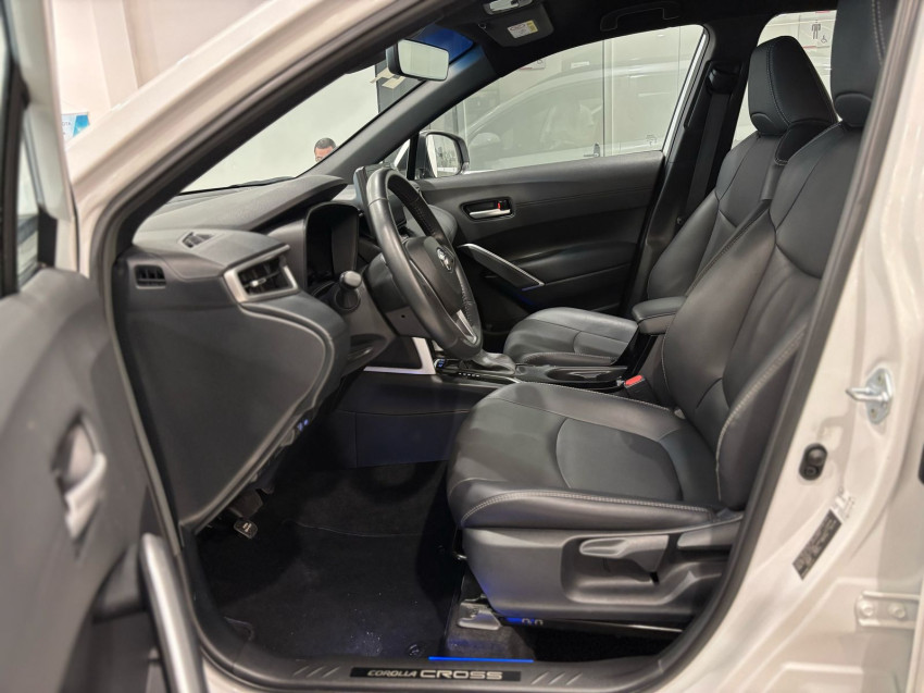 toyota corolla cross xrv 1.8  automatico (hibrido)