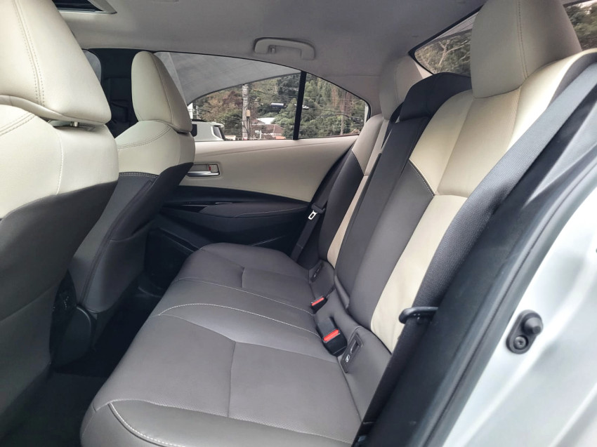 baixa km! - toyota corolla altis prem. 1.8 automatico (hibrido)